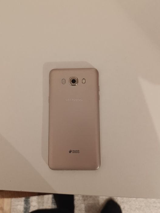 Продам срочно телефон