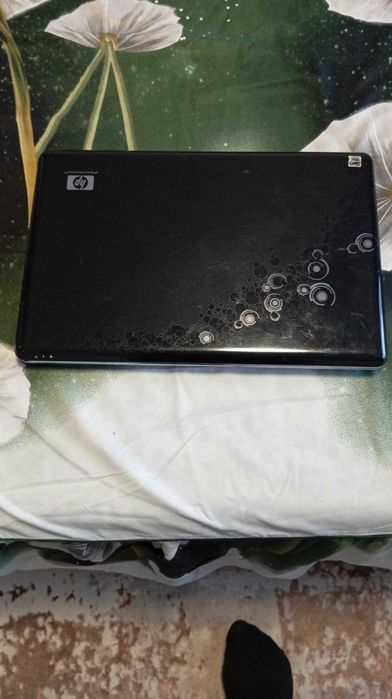 Laptop HP cpu i3  4 gb ram .