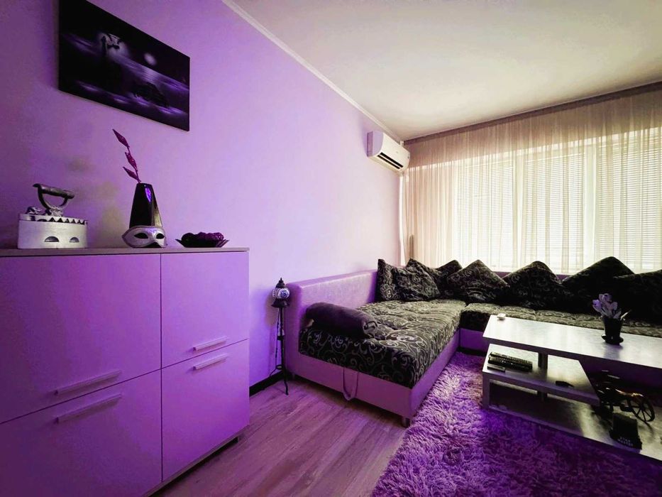 Двустаен апартамент за продажба кв. Чародейка Север