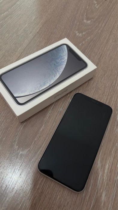 Продам IPhone XR 64 GB