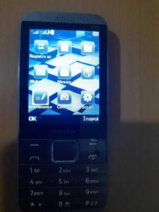 Vand telefon E-BODA, cu incarcatorul original