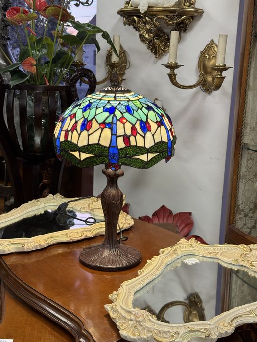 Lampa deosebita stil tiffany cu picior din metal