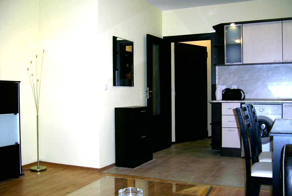 Дава се под наем Двустаен апартамент в Варна, Колхозен пазар - 55 кв.м за 459 € - Снимка #4