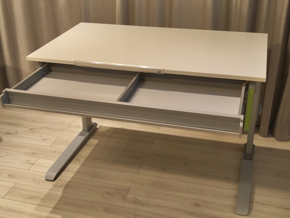 Vând set birou și scaun ergonomic Moll Joker – Stare impecabilă