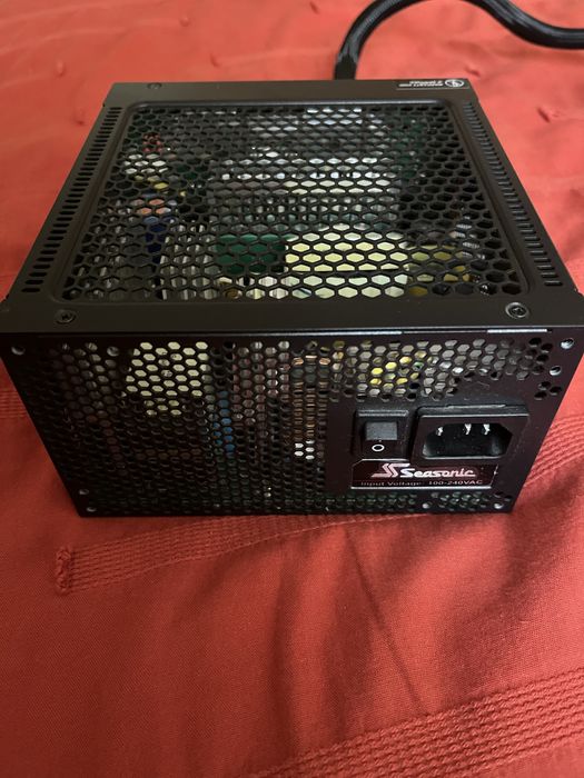 Захранване за компютър Seasonic SS-520FL Active PFC F3 520 W. Platinum-520 Fanless (безшумно).