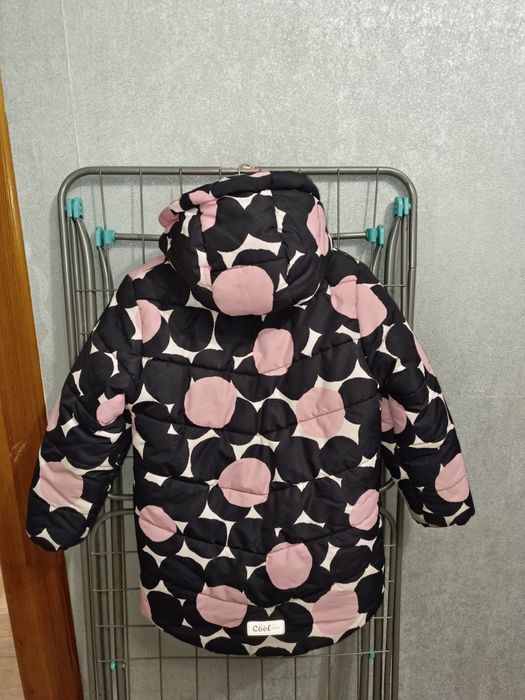 Продам куртку для девочки