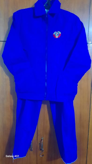 Спортивный костюм