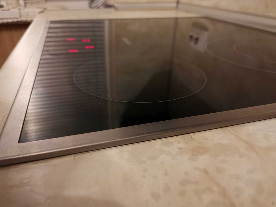 Плот за вграждане MIELE KM 6202 *Отлично състояние!