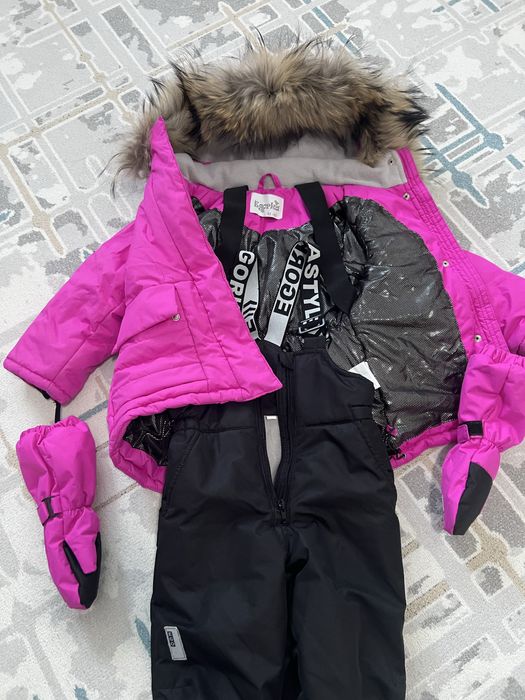 Продам зимний комбез на девочку
