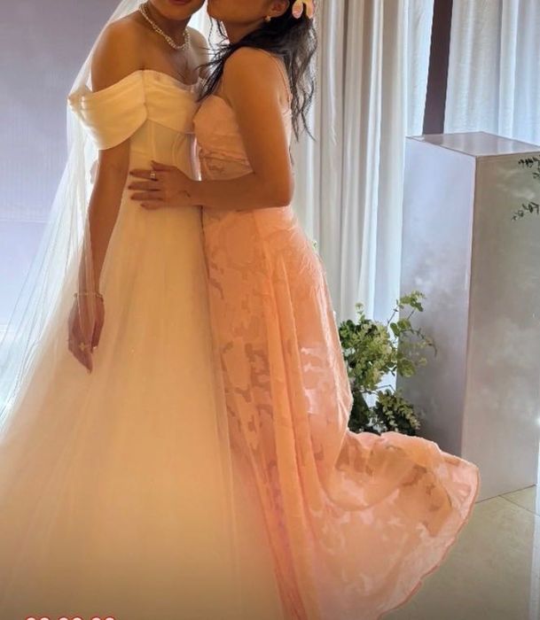 Платье , надето только 1 раз