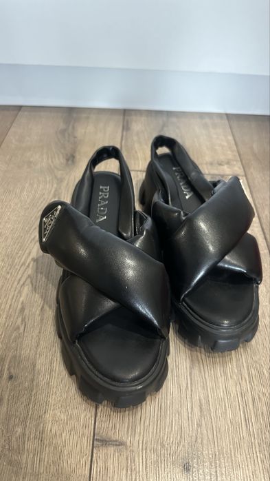 Удобные сандали под Prada