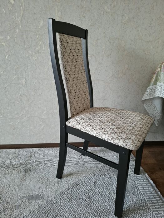 Стол  и  6 стульев