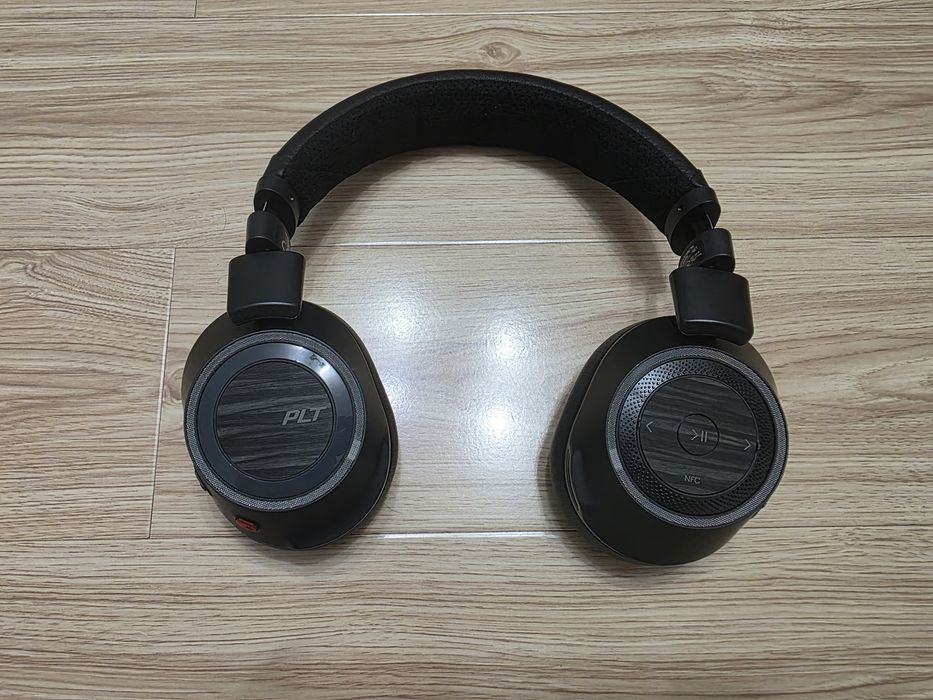 Căști Wireless Plantronics Voyager 8200 UC (B8200) – Stare Excelentă!