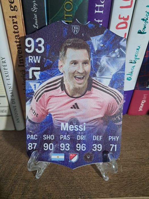 Card de colecție cu Messi plus suport