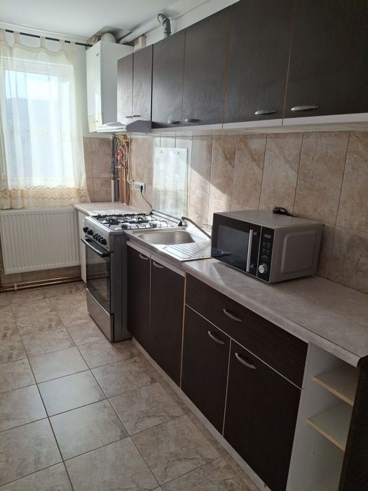 Închiriez apartament 2 camere