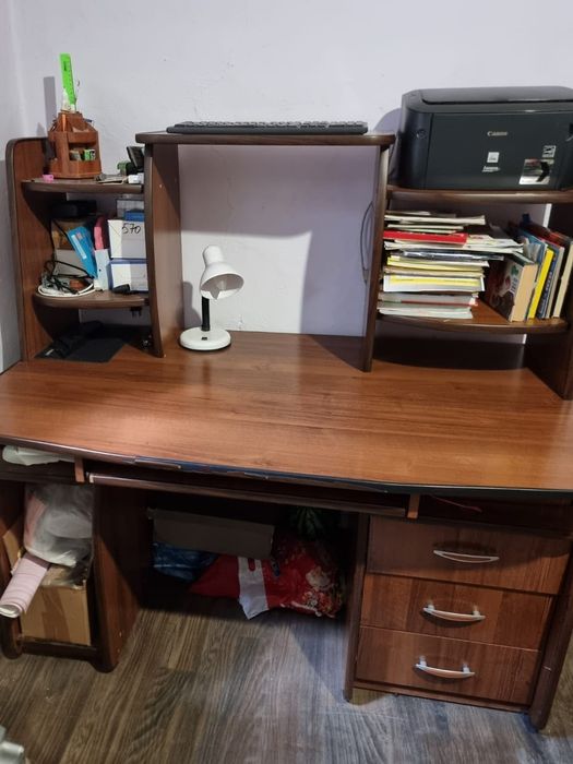 Стол для компьютера