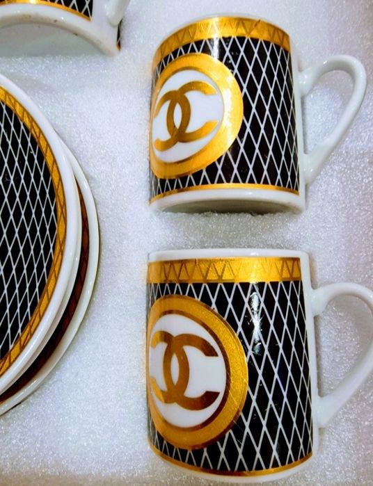 Serviciu cafea 12 piese(6 cesti+6 farfuriute),cutie,saculet inclus