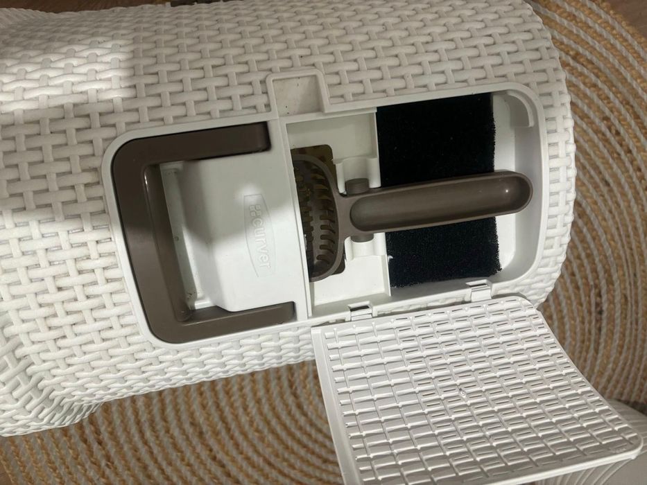 Litiera pisică cu capac+ușa batantă-stare foarte bună-preț negociabil