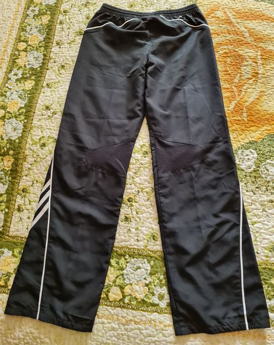 Продам спортивный костюм для девочки