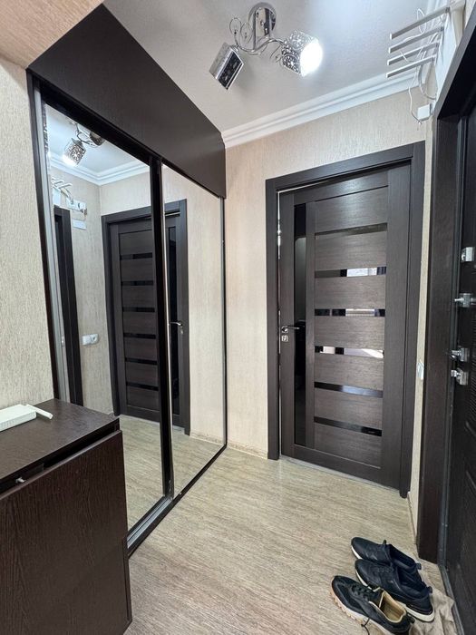 Срочно срочно задаётся квартира 2 комнатная 2 етаж адрес Вагзал 400у.е