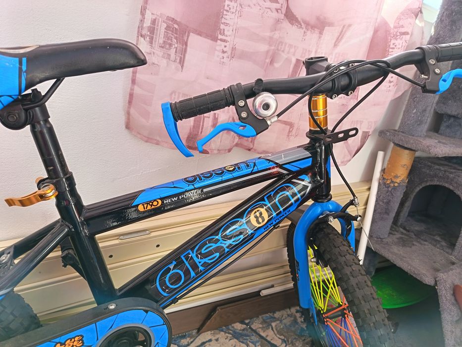 Vand bicicleta copii , potrivită  pt vârsta  5-8ani.