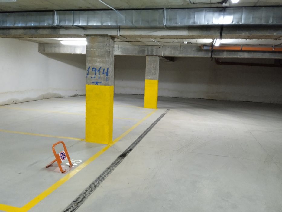 Дава се под наем Гараж / Паркомясто в Бургас, Меден рудник - зона А - 18 кв.м за 45.9 € - Снимка #1