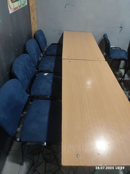 Укув марказидаги, стол ва стуллар сотилади, холати яхши