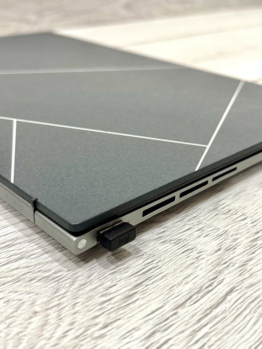 Asus Zenbook 15 OLED срочно