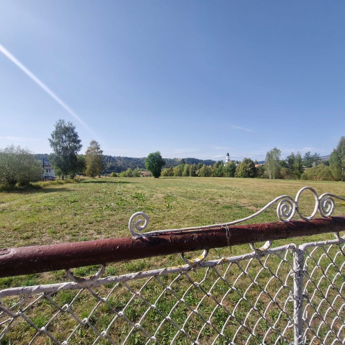 Casă 400 m² cu teren 18.000 m², Hodoșa – Harghita | Mobilată, renovată