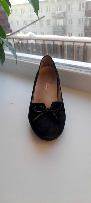 Продам туфли замшевые