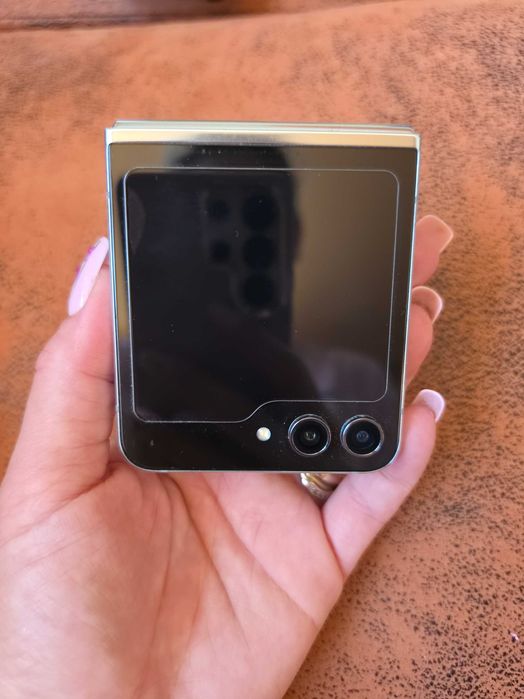 SAMSUNG galaxy Z flip 5 mint 512GB