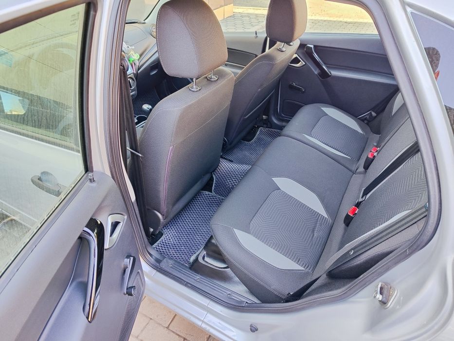 Продам Лада Гранта FL