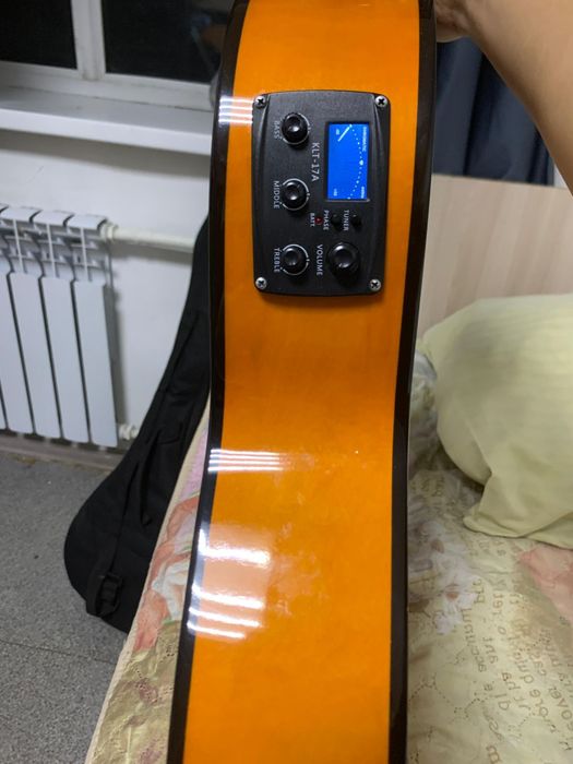 гитара  почти новый 1год только