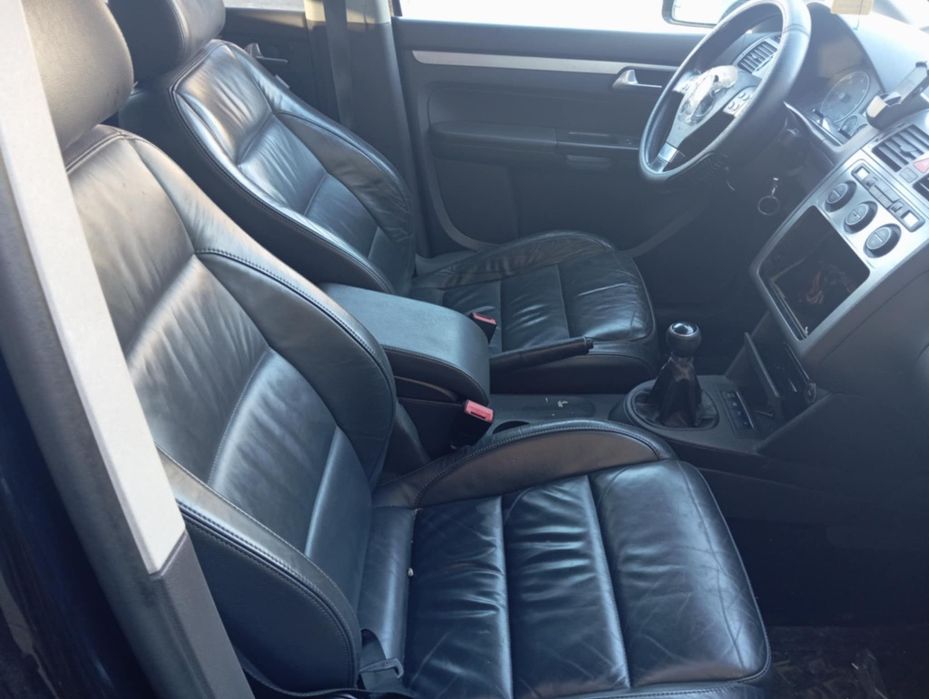 Продавам Vw Touran 2.0 170 6  BMN скорости НА ЧАСТИ