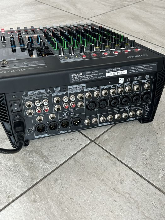Mixer Yamaha MGP12X