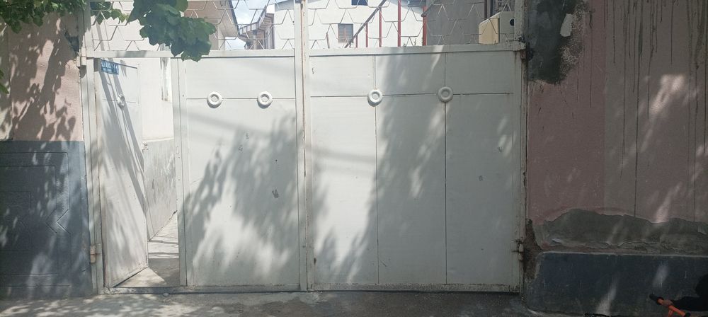 дарваза сотлади. бой2.50 эни 3.60