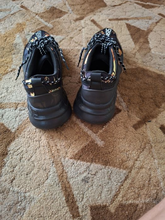 Adidasi versace marimea 43
