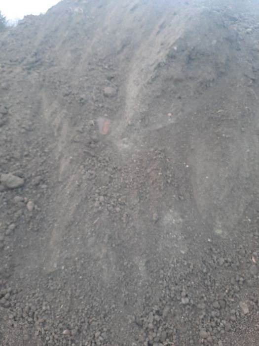 Pamant negru vegetal de gradina si balegar putred