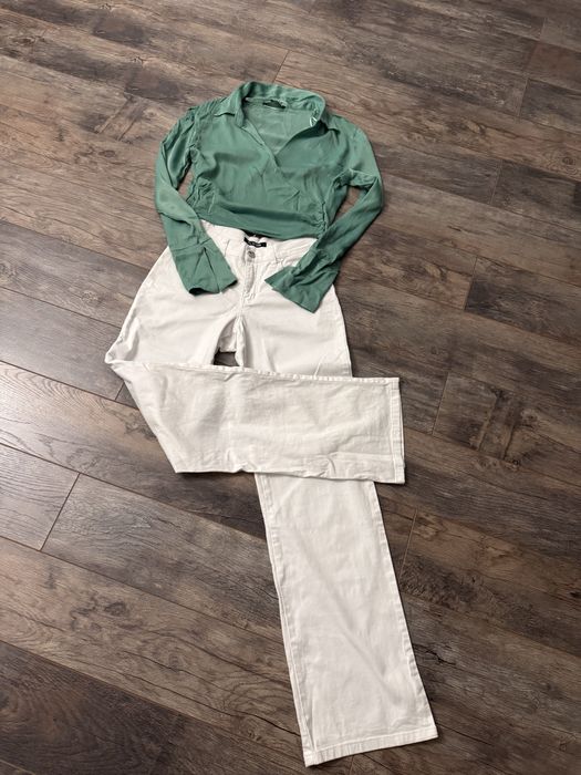 Pantaloni drepți + cămașă cropped