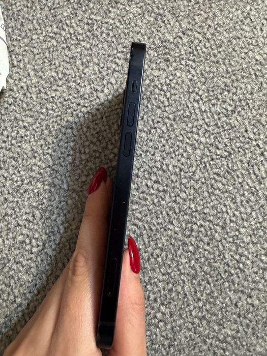 Продам айфон 12, в черном цвете