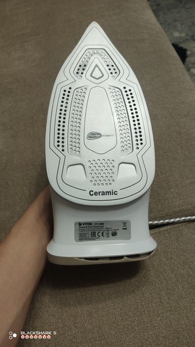 Продам утюг vitek