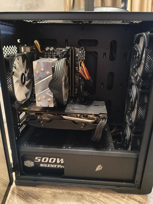 Компютър с i5 / RX 580 / 16GB RAM / SSD – готов за работа и игри