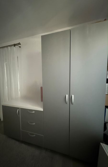 Vand set canapea si dulap