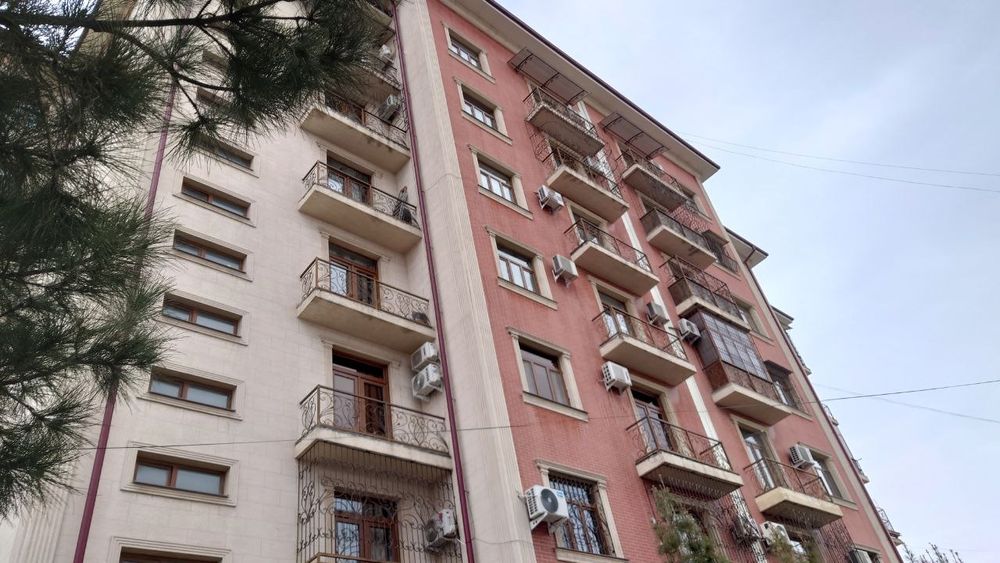 Продается квартира в центре. Малика, Лабзак, Минор, (П)