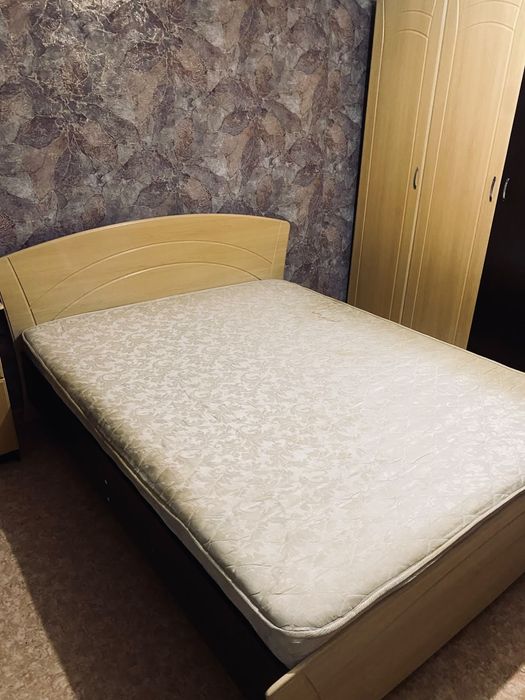 продам спальную гарнитуру