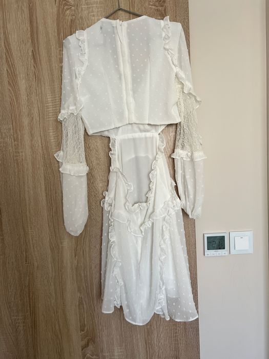 Бяла рокля Bardot