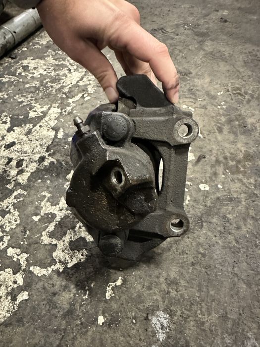 VW Golf 4 спирачни апарати