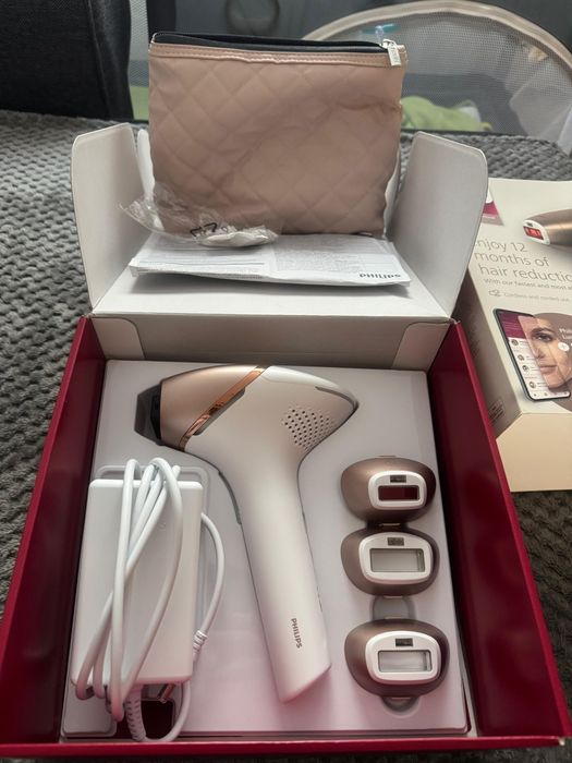 Epilator IPL Philips Lumea Seria 9900 BRI973/00 ,cu tehnlogie SenseIQ.