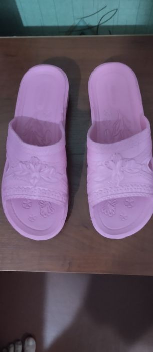 Шлепки Женские - гелевые новые.