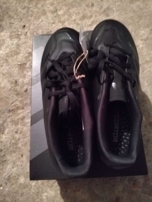 Футболни бутонки